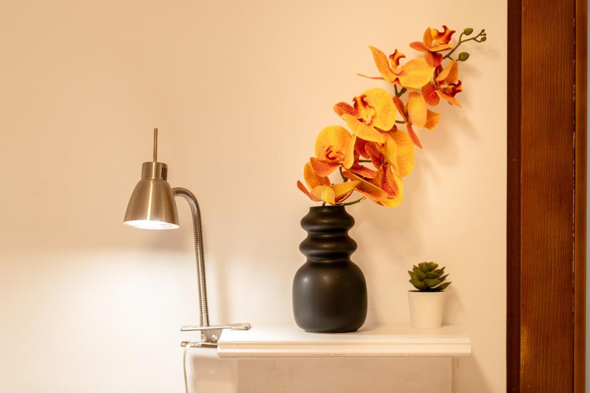 2Br Apartment At Piata Natiunilor Unite: Perfect For City Center Stays Bukarest Exteriör bild