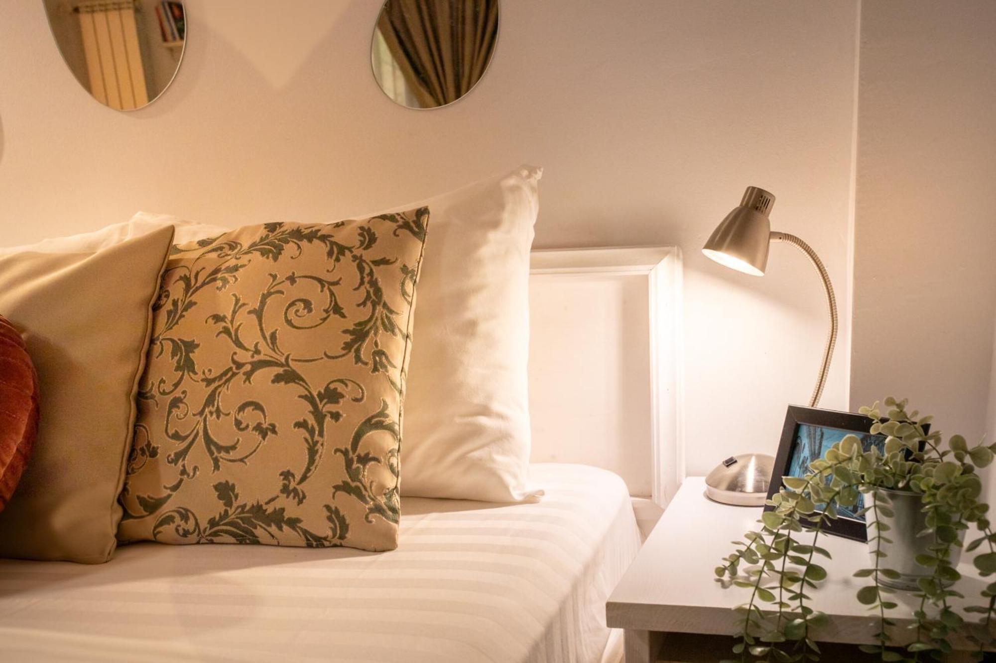 2Br Apartment At Piata Natiunilor Unite: Perfect For City Center Stays Bukarest Exteriör bild
