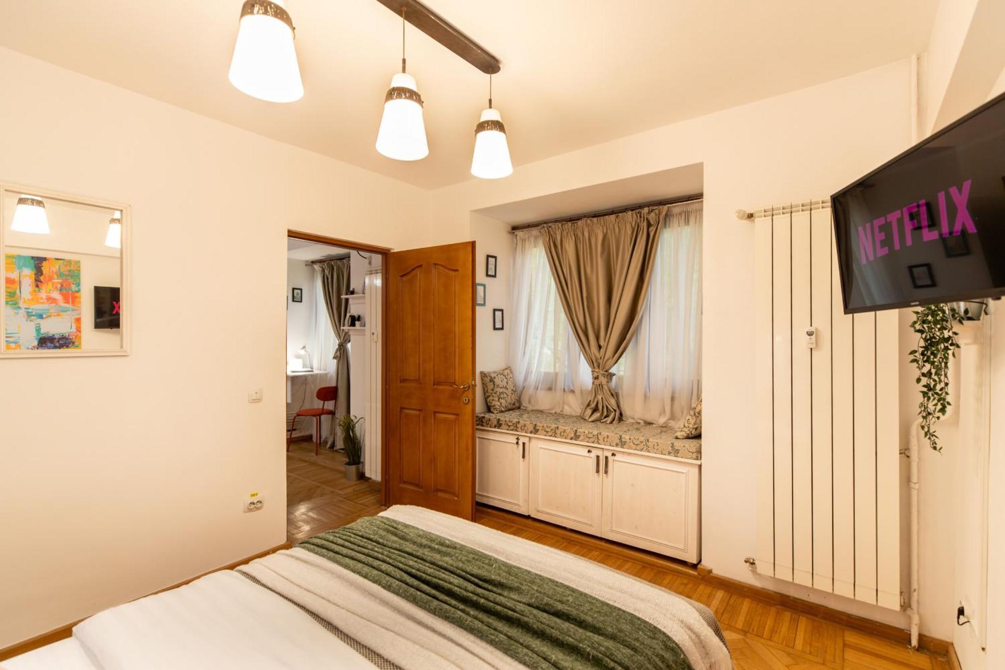 2Br Apartment At Piata Natiunilor Unite: Perfect For City Center Stays Bukarest Exteriör bild