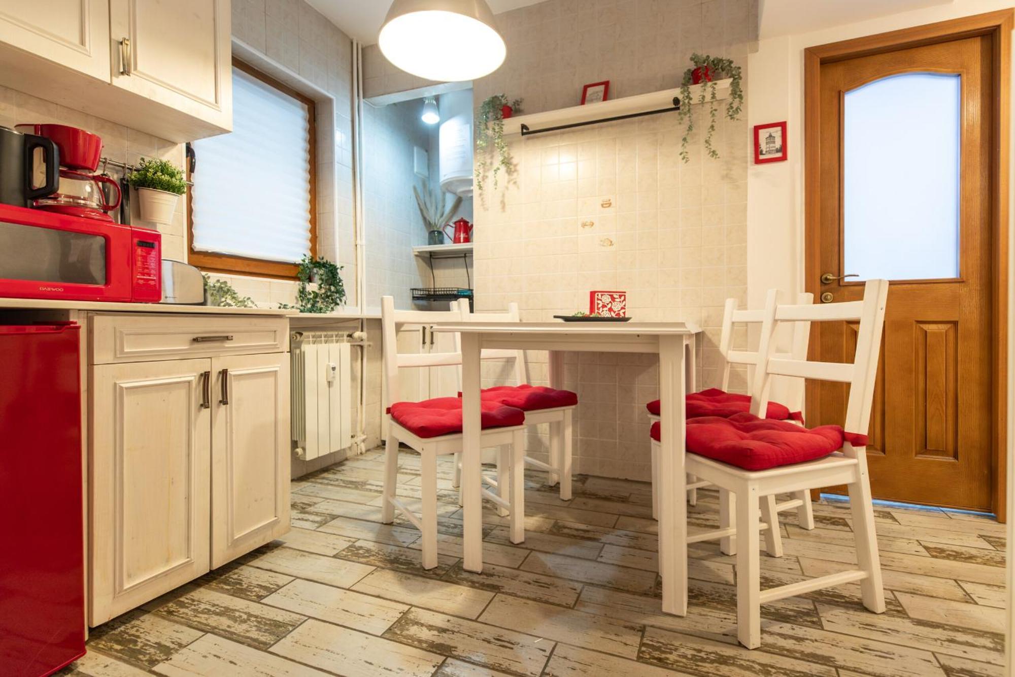 2Br Apartment At Piata Natiunilor Unite: Perfect For City Center Stays Bukarest Exteriör bild